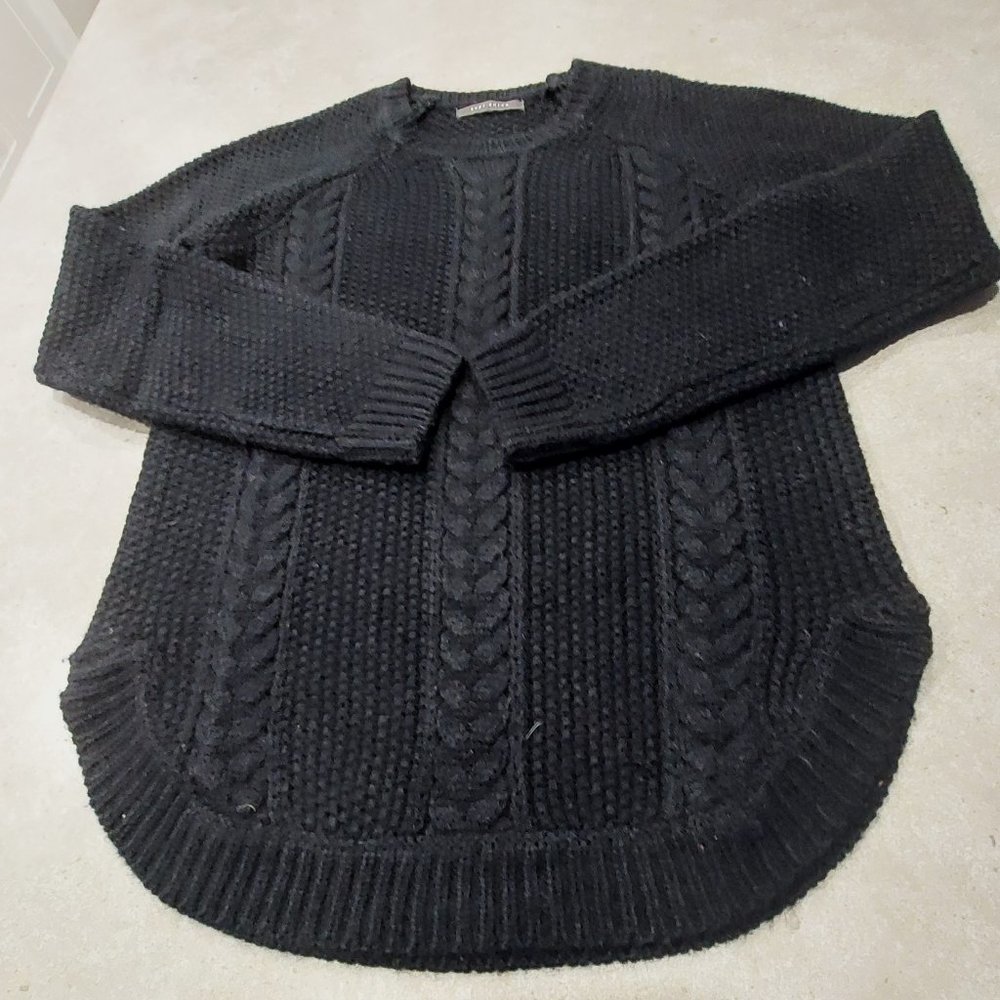 SUZY SHIER Navy Shaker Stitch Crew Neck L/Sleeves Sweater w/Curved Hemline - S/P
